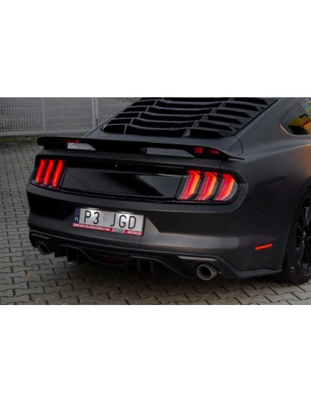 Luces traseras OSRAM negras ahumadas con intermitentes amarillos (MUSTANG 15-23 EE. UU.)