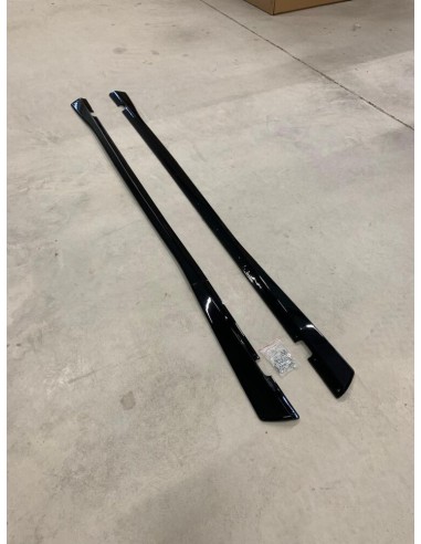 Faldones laterales V4 - Negro brillante (CHALLENGER 15-23)